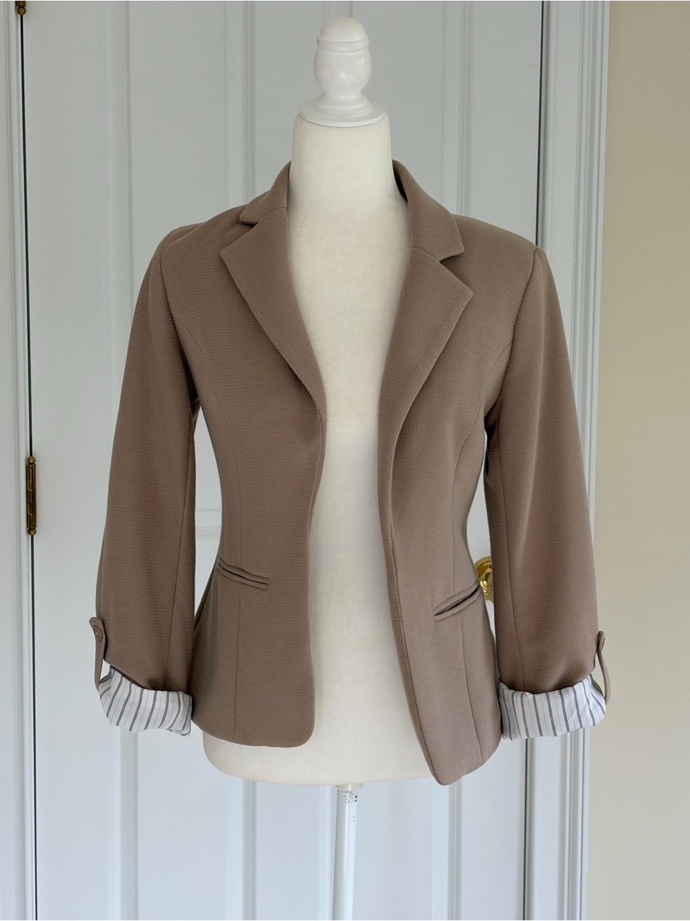 41 Hawthorn Taupe Blazer Size XS